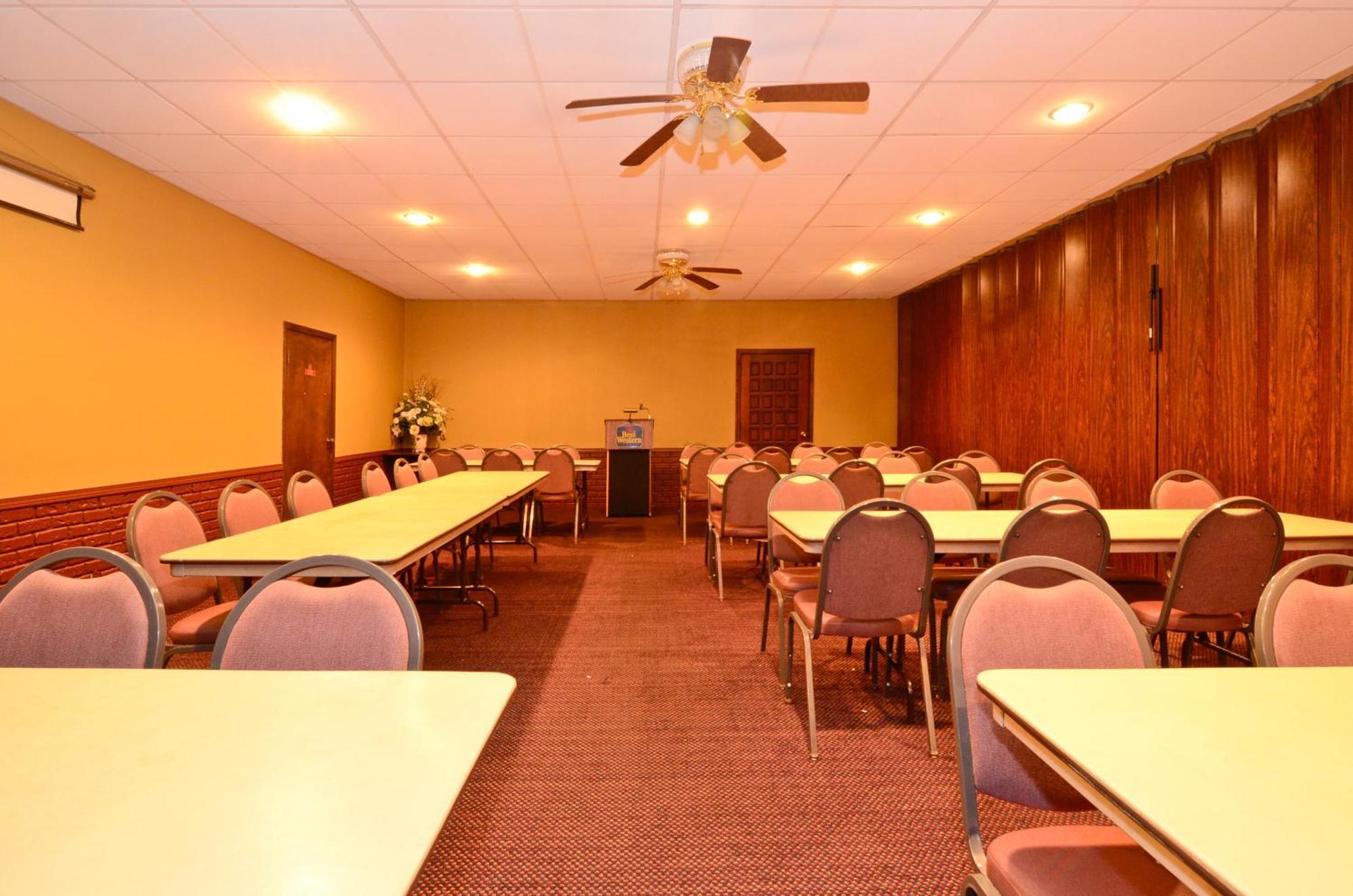Americas Best Value Inn Iola İş olanakları fotoğraf